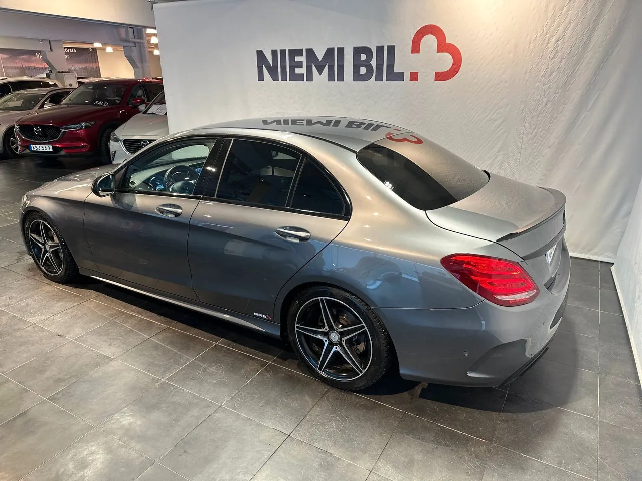 Vehicle image 5