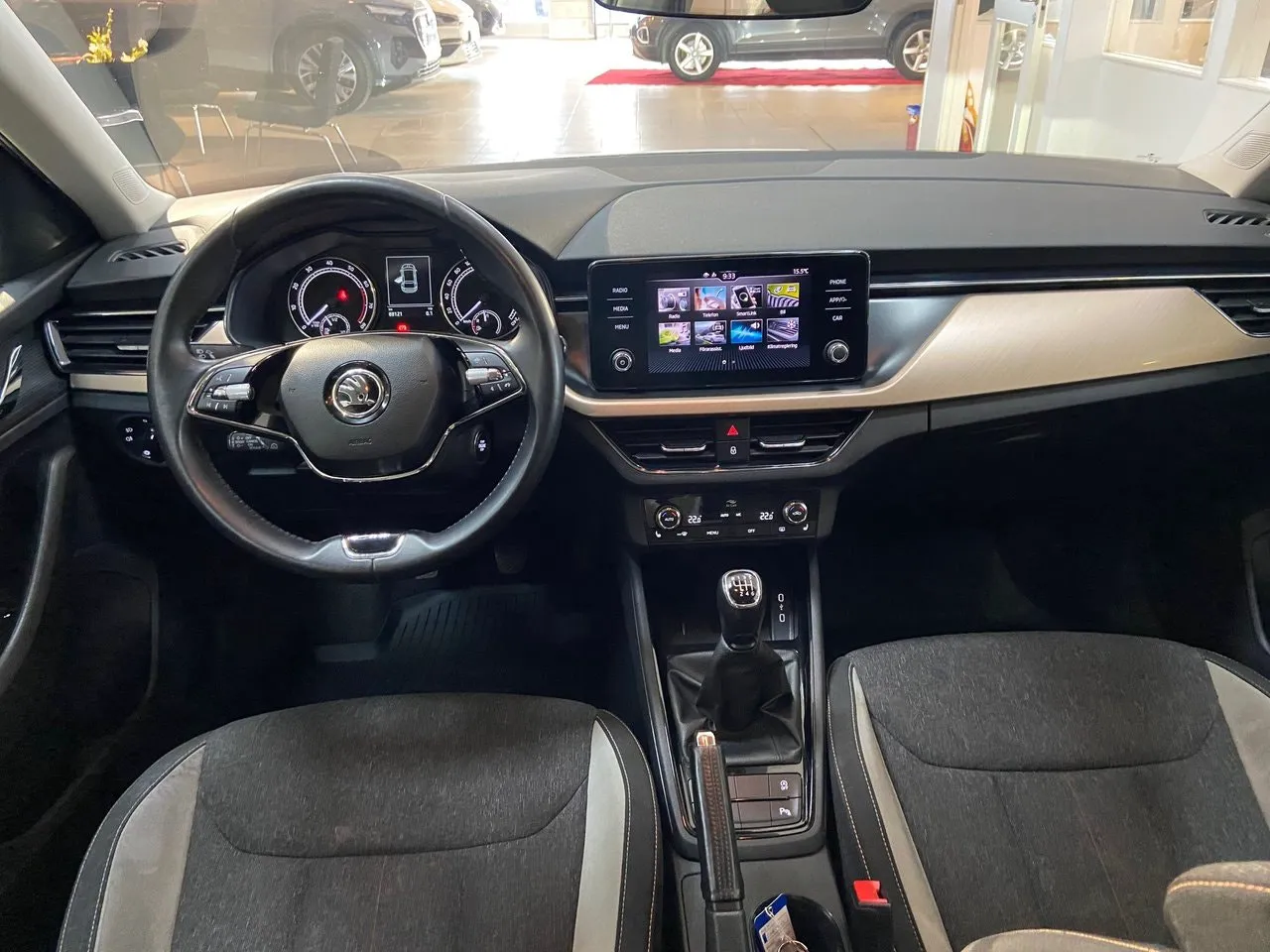 Vehicle image 9