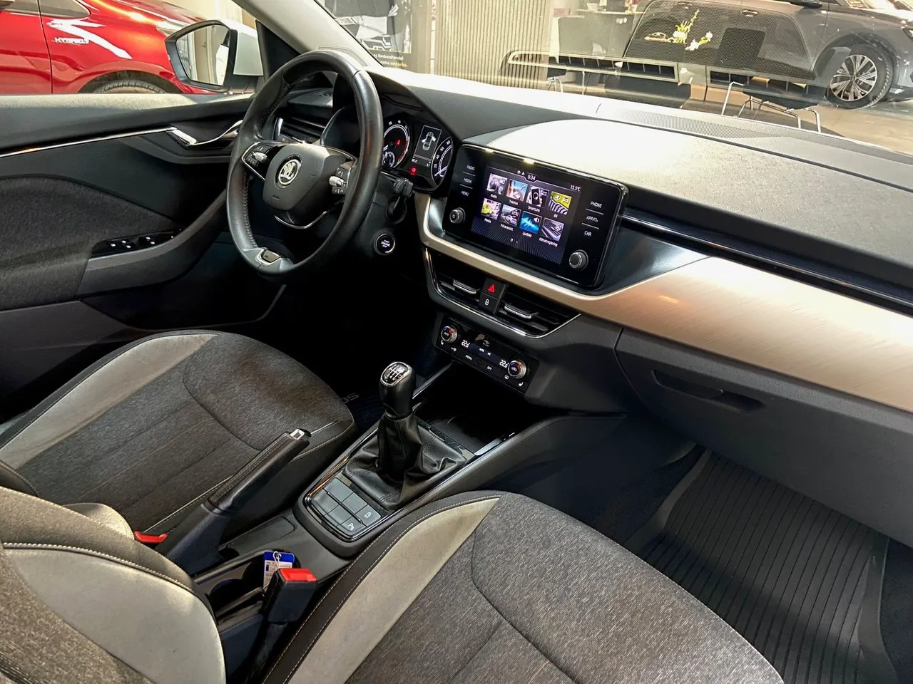 Vehicle image 8
