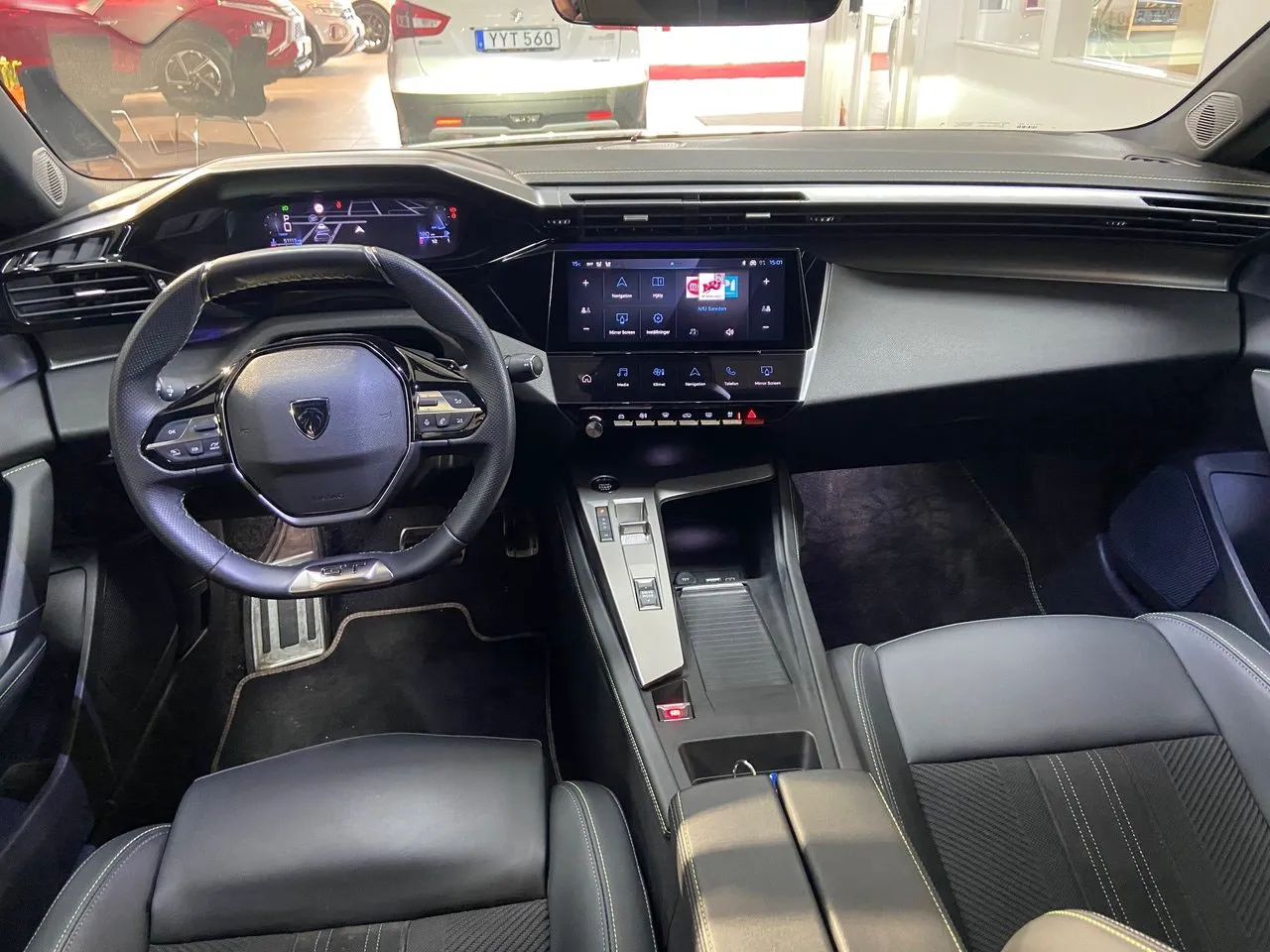 Vehicle image 9