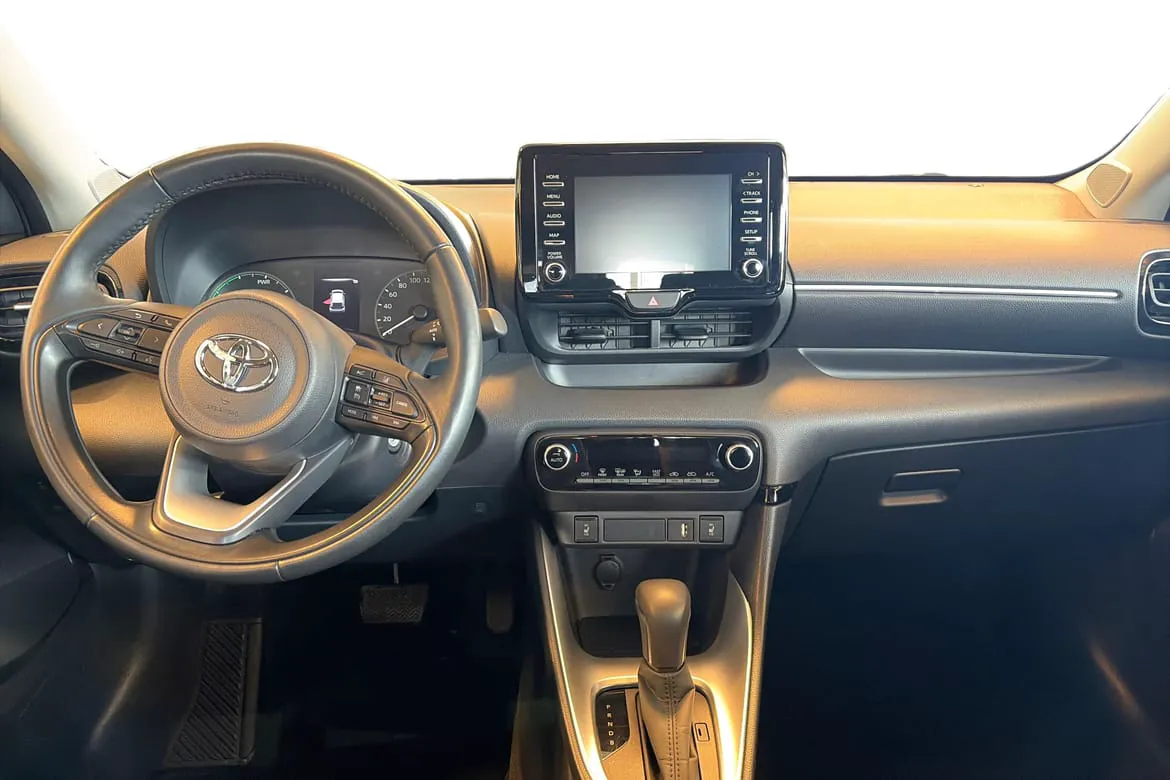 Vehicle image 6