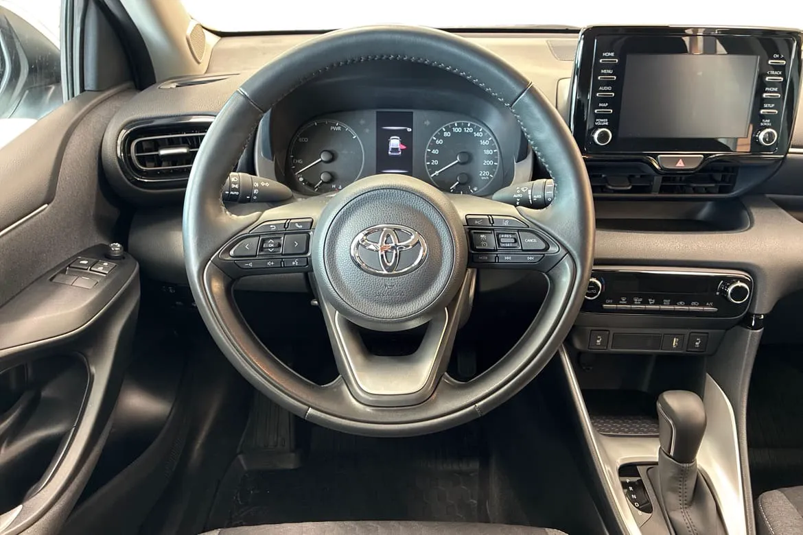 Vehicle image 8