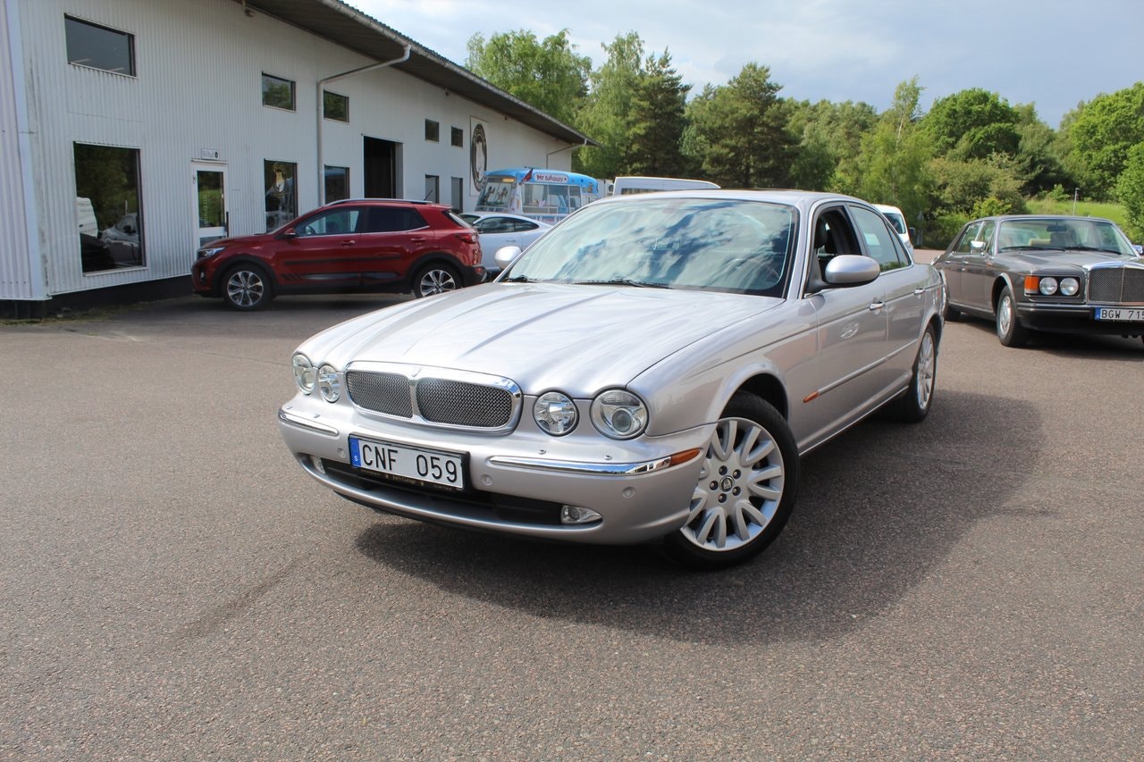 Jaguar XJ