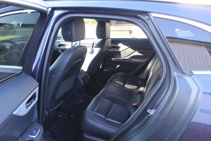 Jaguar F-Pace bild 6