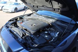 Jaguar F-Pace bild 8