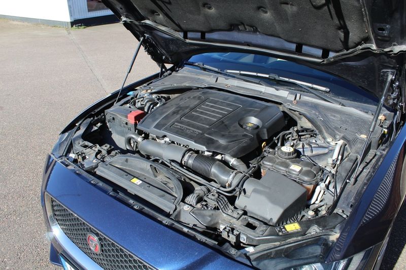 Jaguar XE bild 7