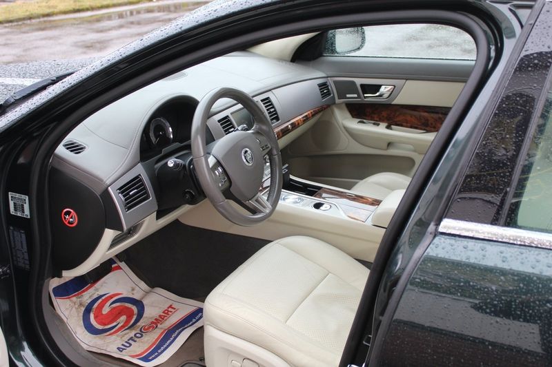 Jaguar XF bild 2