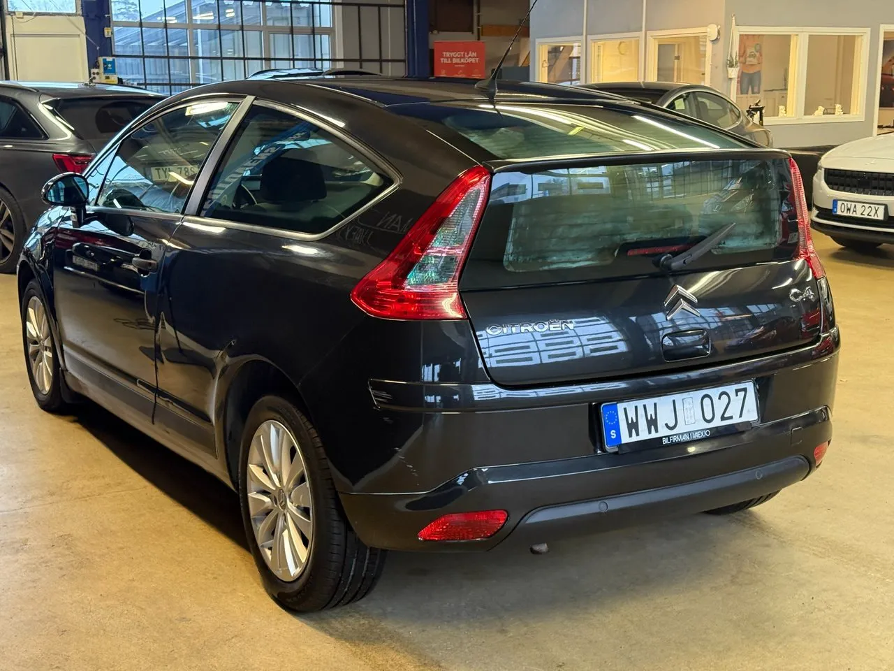 Vehicle image 4
