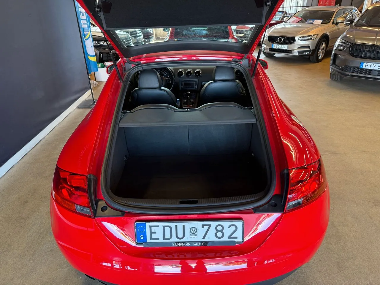 Vehicle image 9