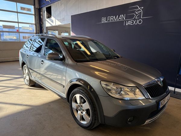 Skoda Octavia Scout 2.0 TDI 4x4 *Automat, Värmare, Drag* - 2013