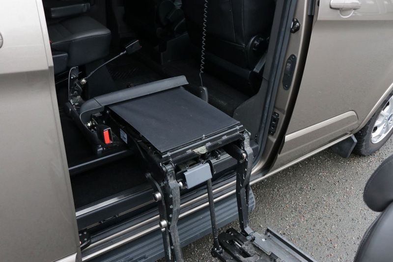 Ford Tourneo Custom bild 19