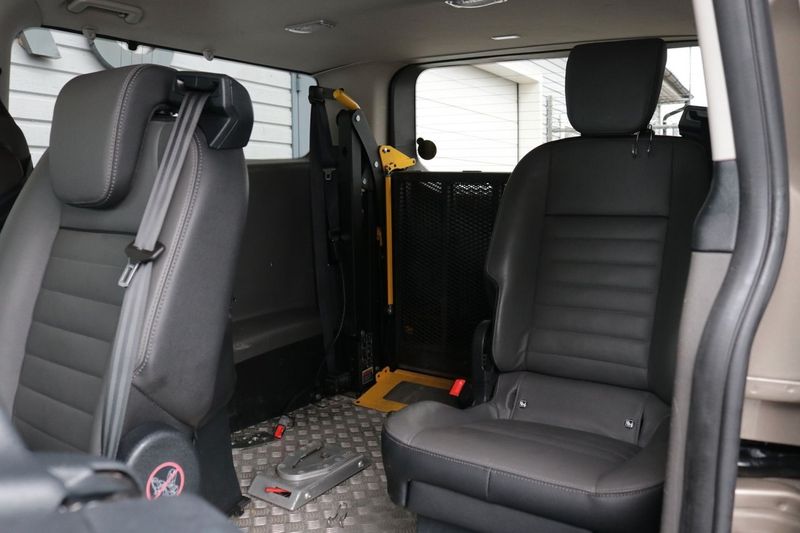 Ford Tourneo Custom bild 14