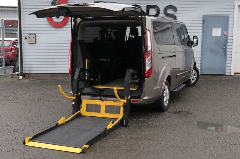 Ford Tourneo Custom bild 2