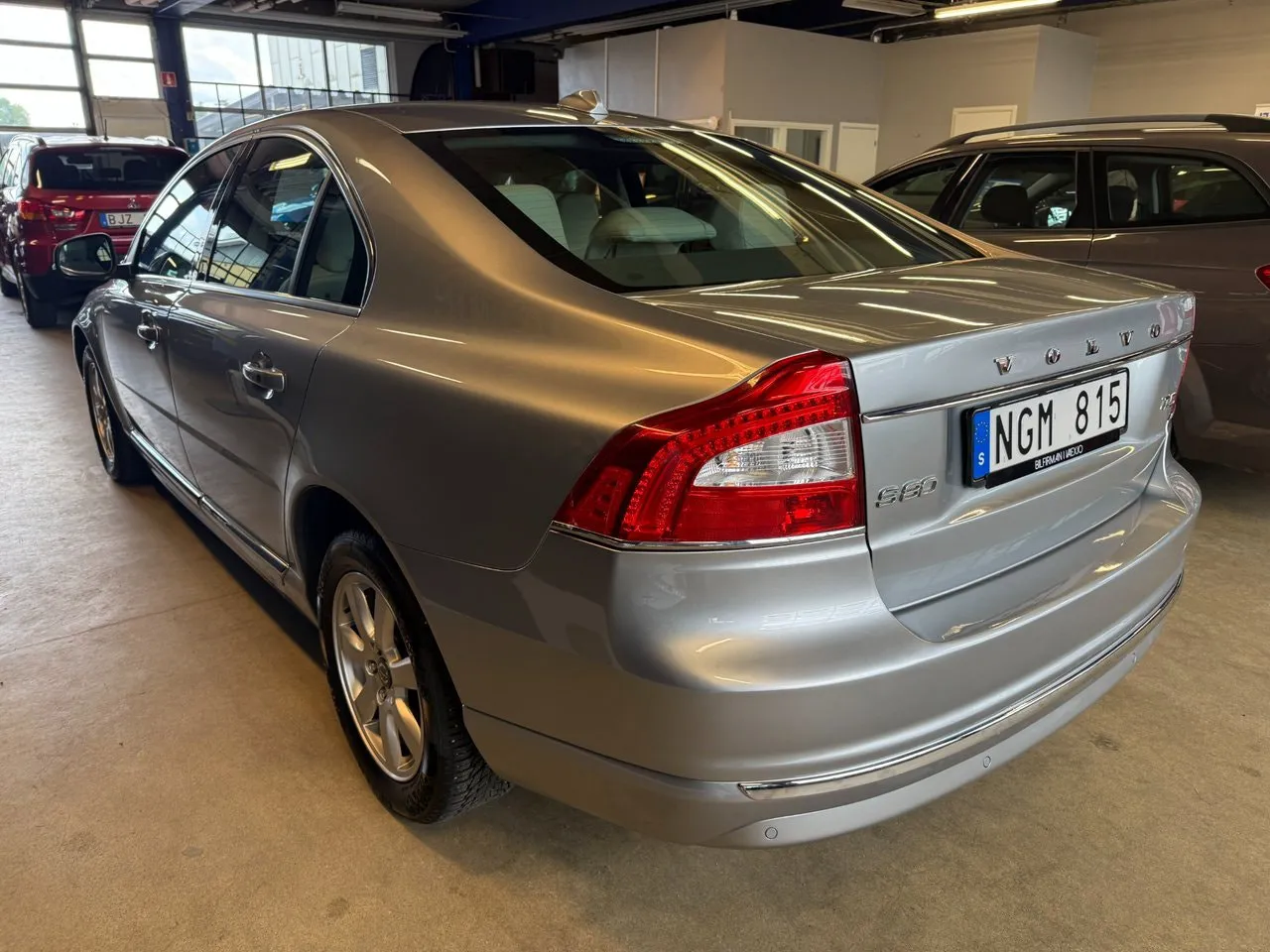 Vehicle image 3