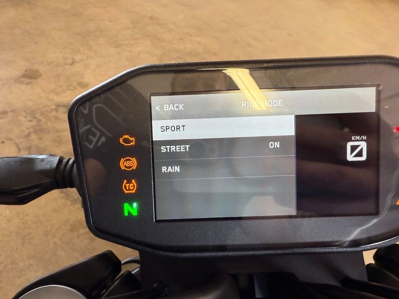KTM 790 Duke bild 6