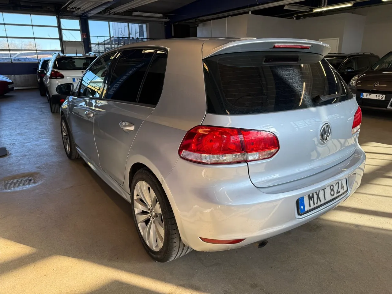 Vehicle image 4