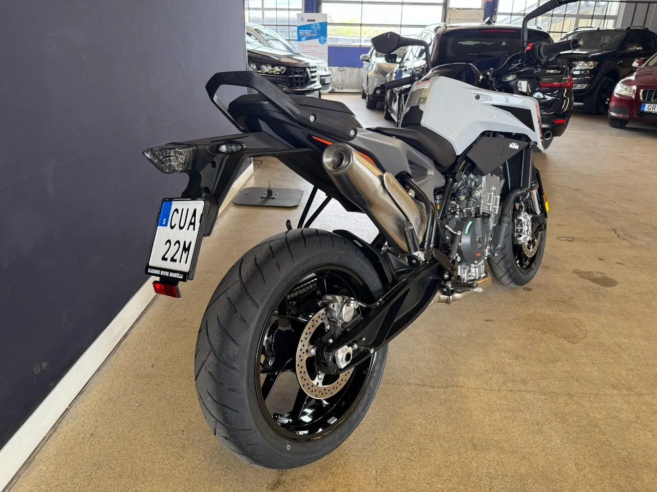 Vehicle image 2