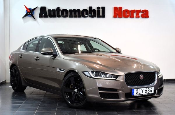 Jaguar XE 20d Auto GPS D-värme Skinn B-Kamera Entry Key - 2016