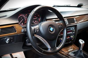 BMW 320 bild 9