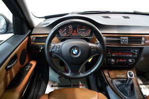 BMW 320 bild 10