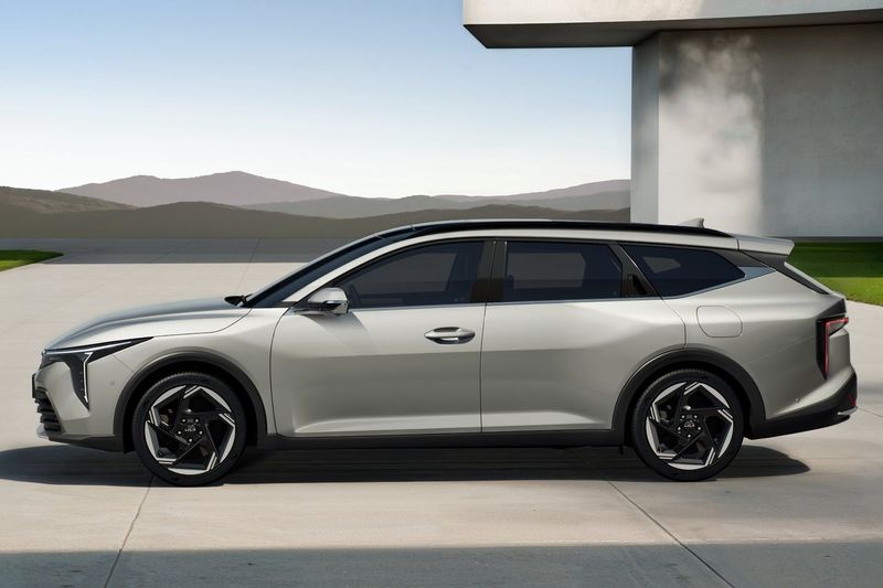 Kia K4 bild 2