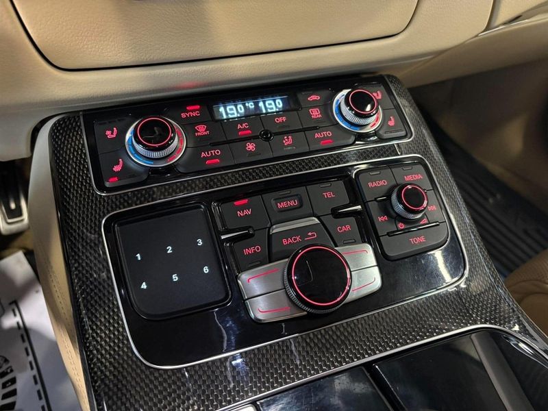 Audi S8 bild 12