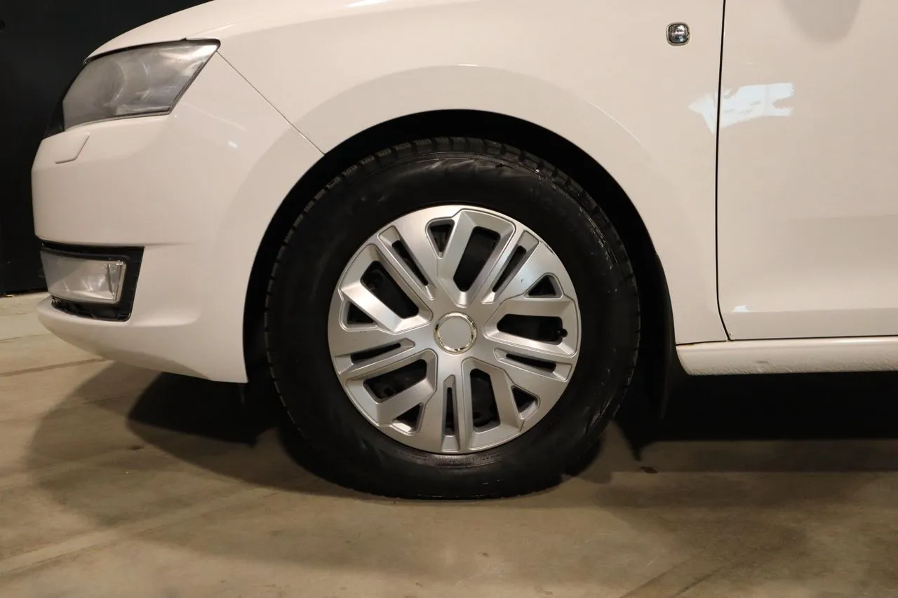 Vehicle image 20