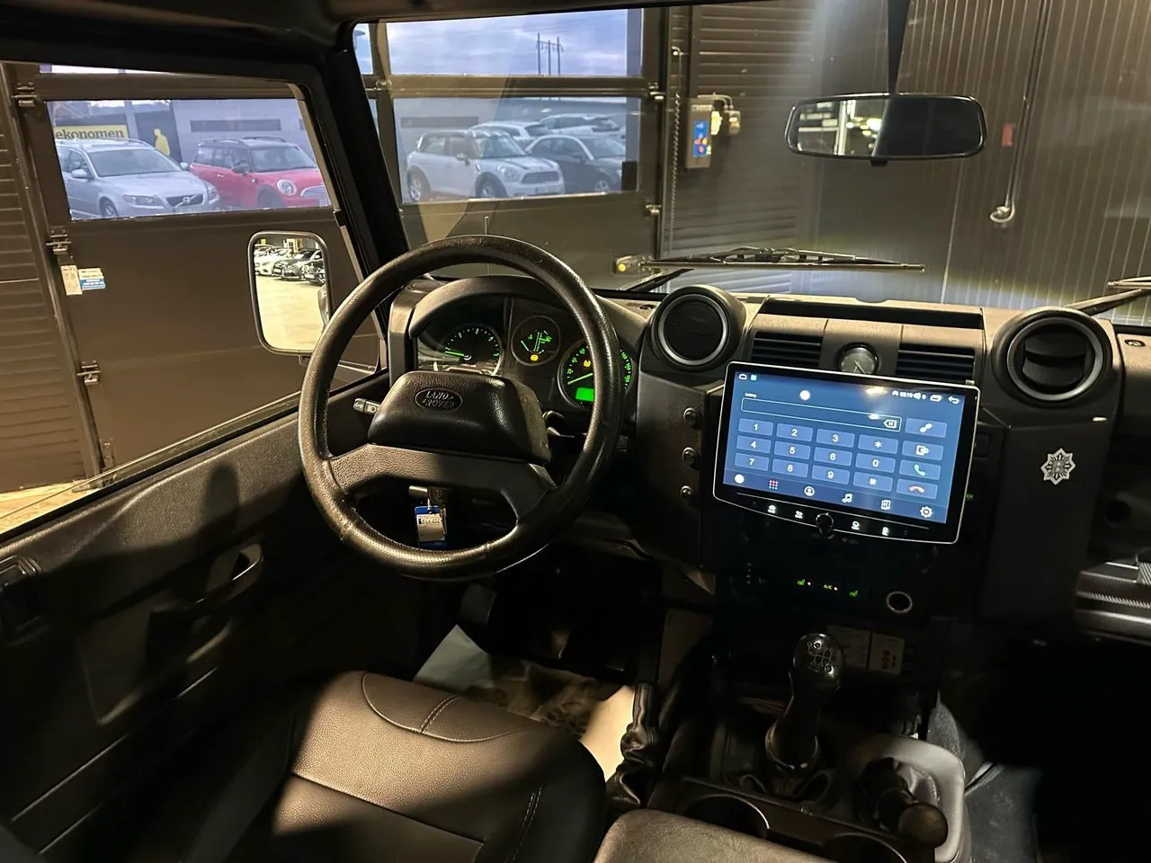 Vehicle image 18