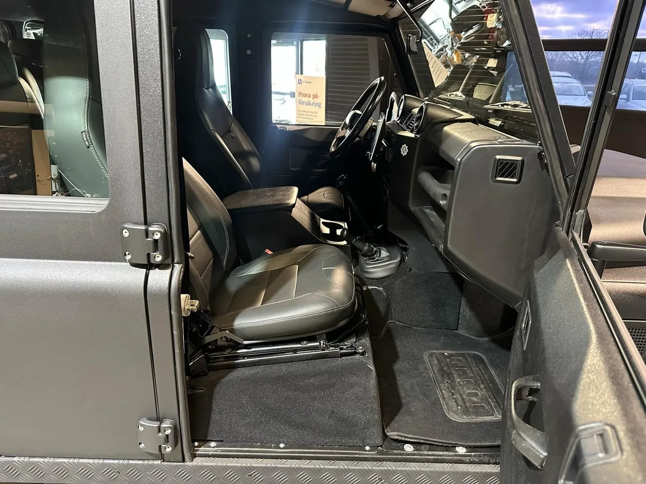 Vehicle image 15