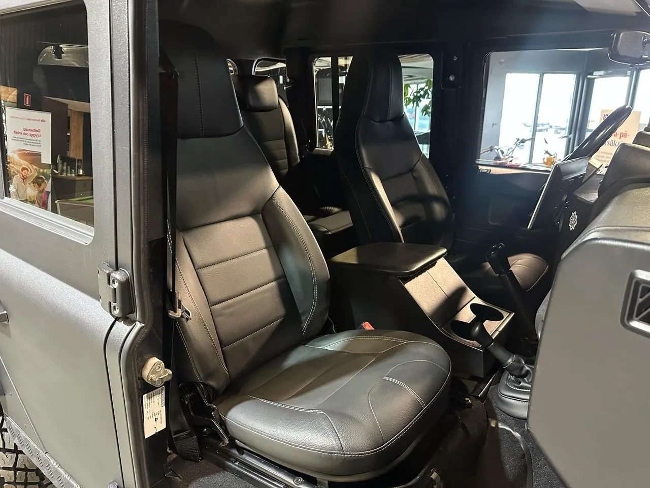 Vehicle image 14