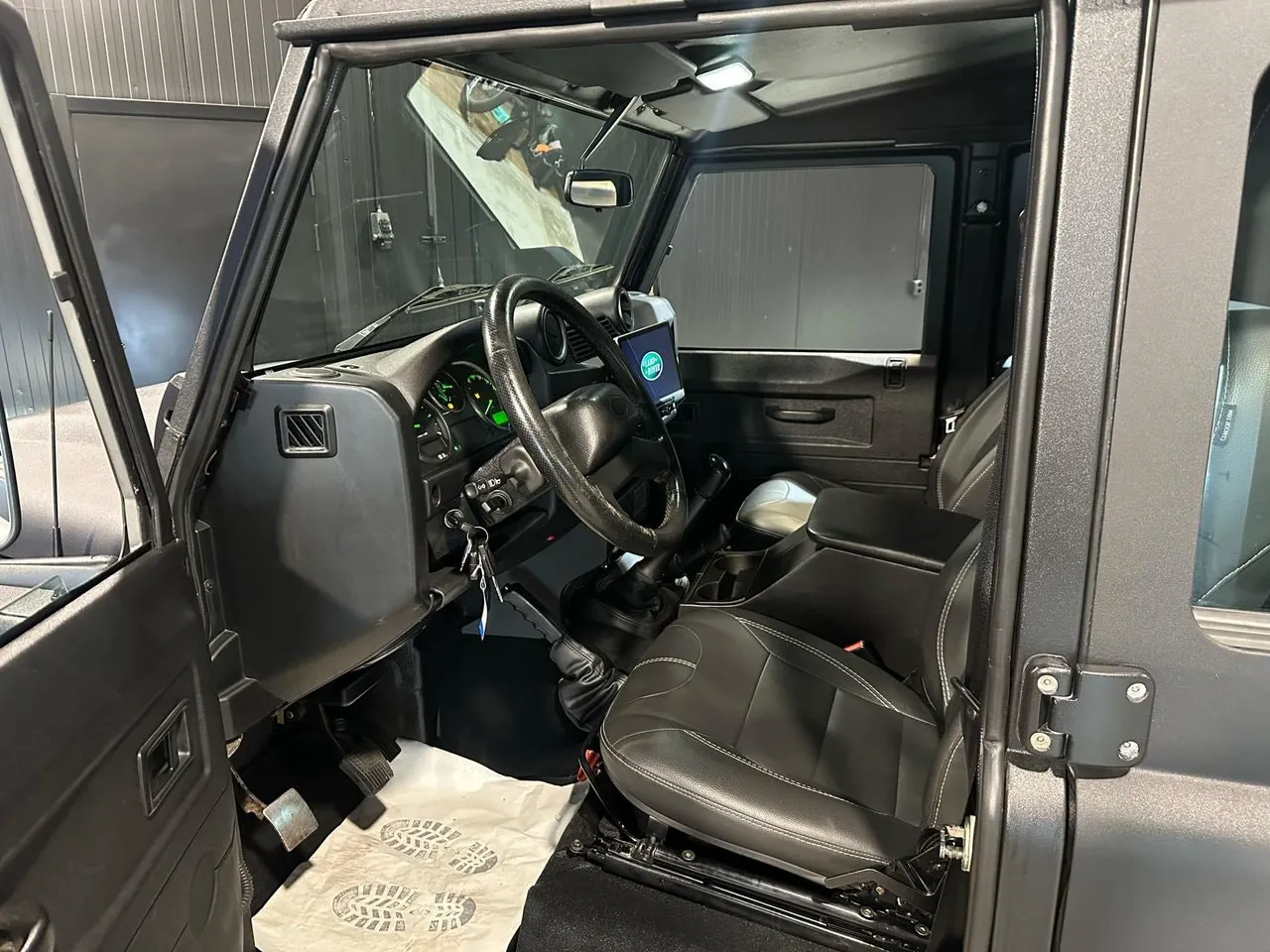 Vehicle image 12