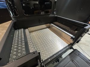 Land Rover Defender bild 9