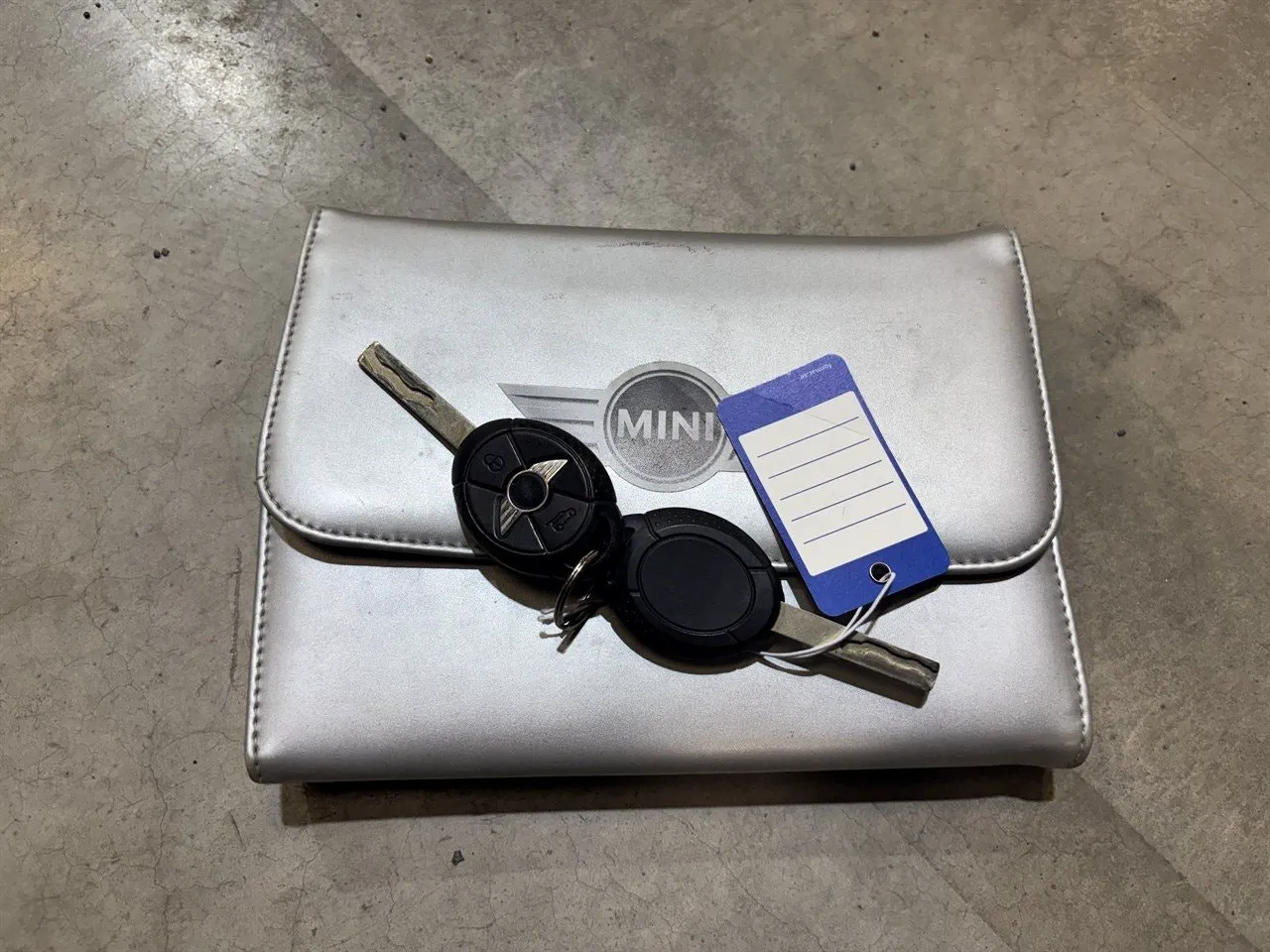 Vehicle image 17