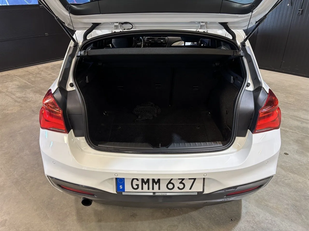 Vehicle image 21
