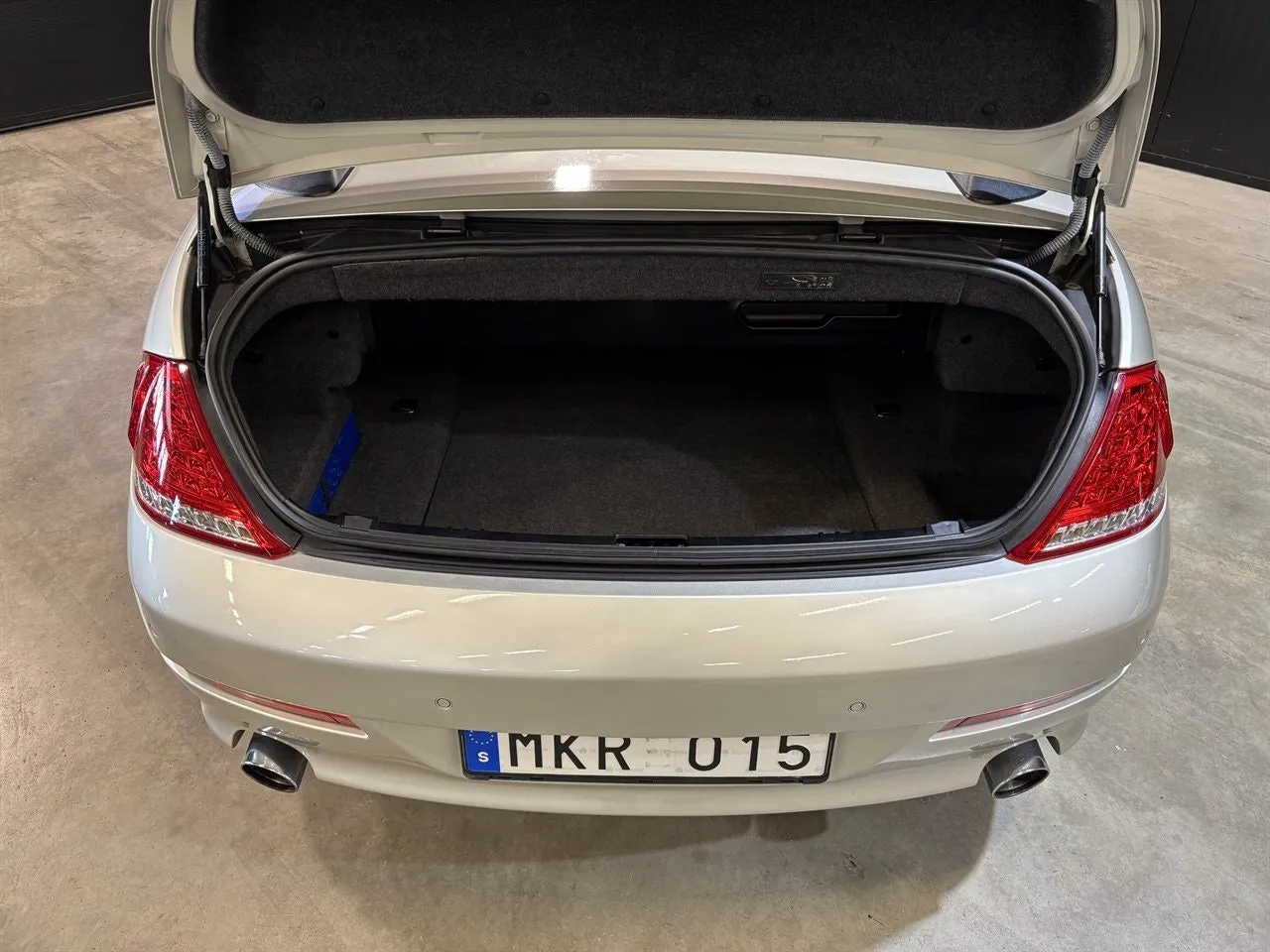 Vehicle image 22