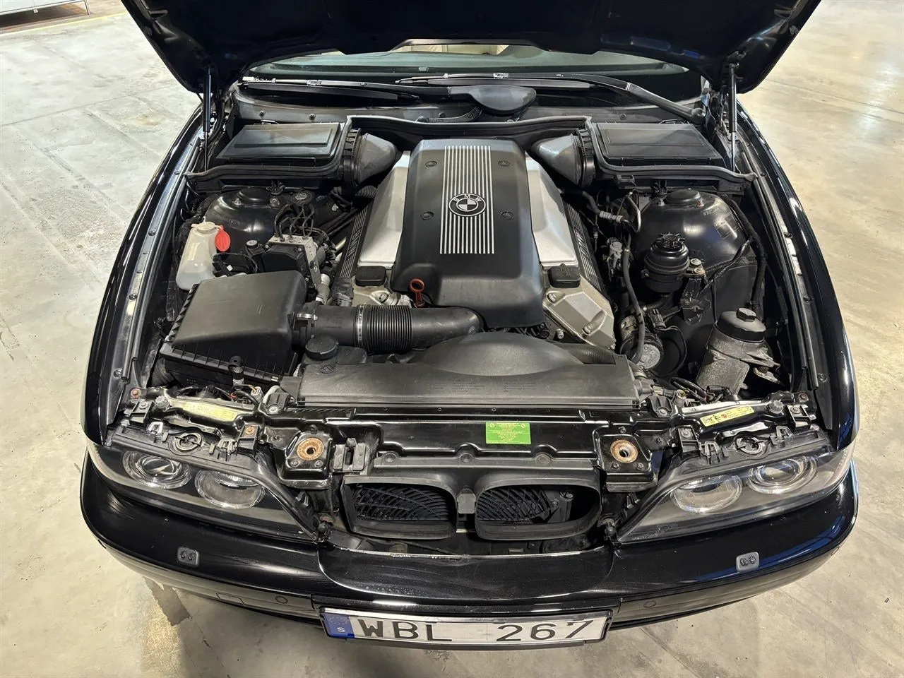 Vehicle image 21