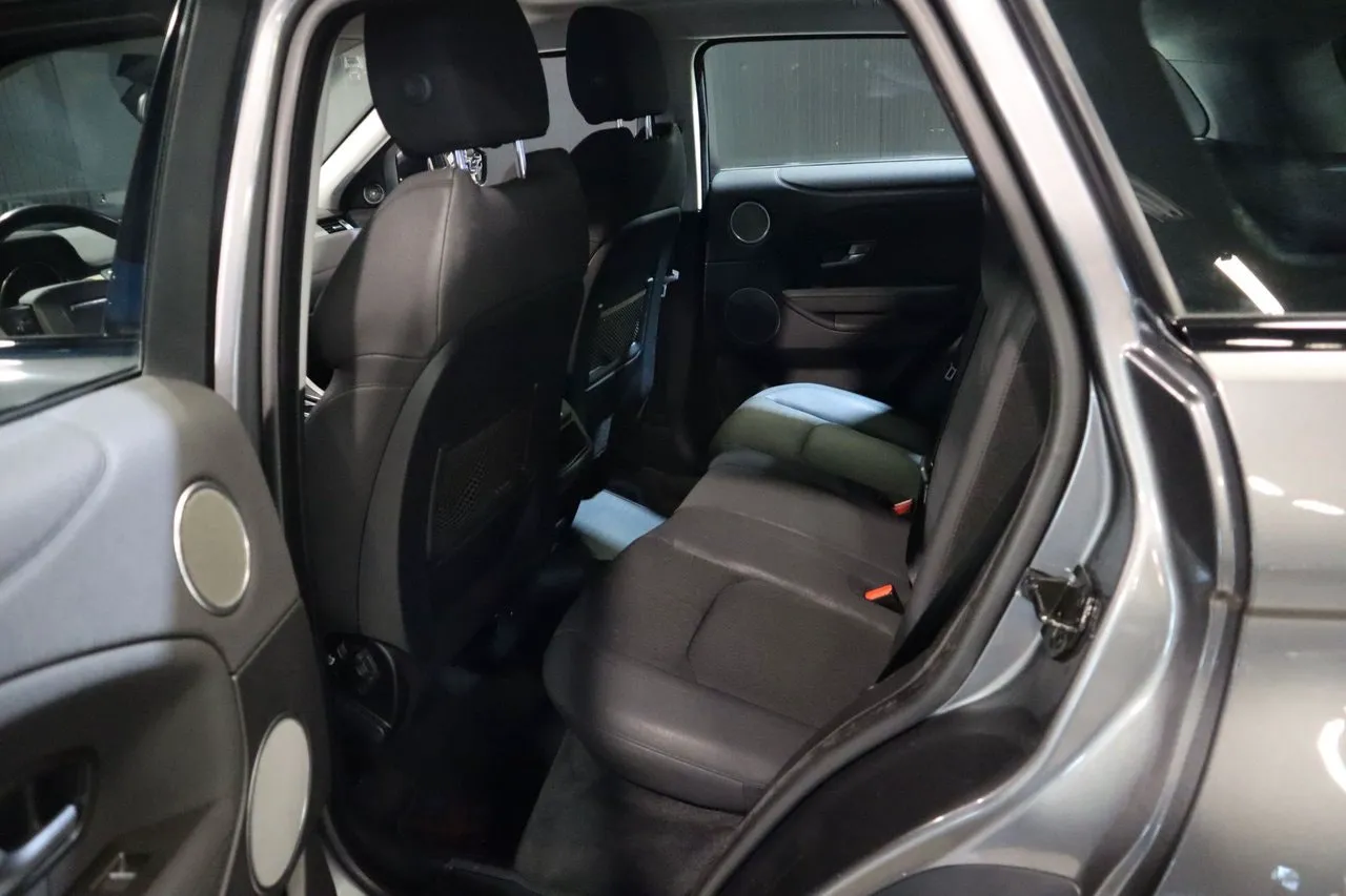 Vehicle image 18