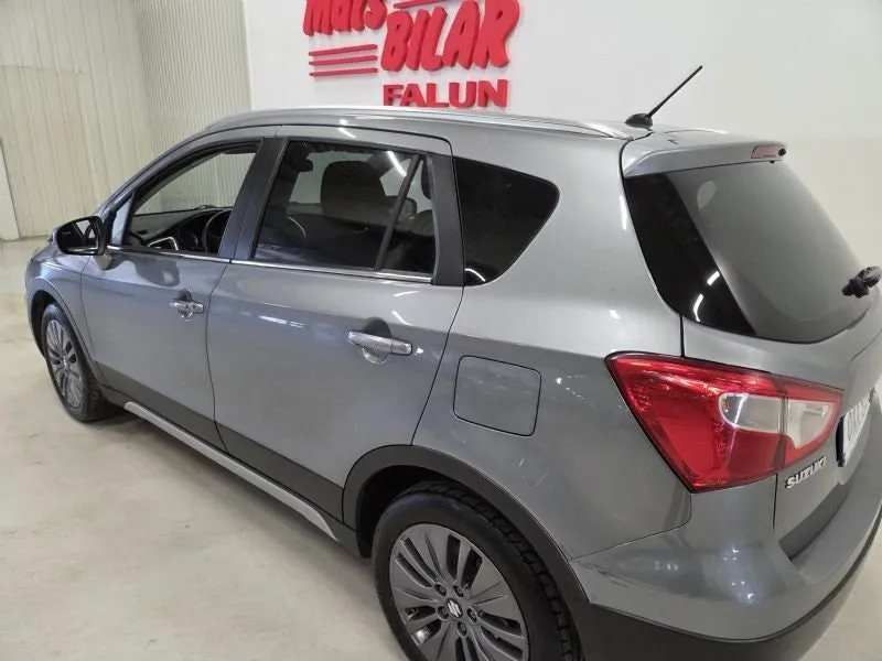Vehicle image 8