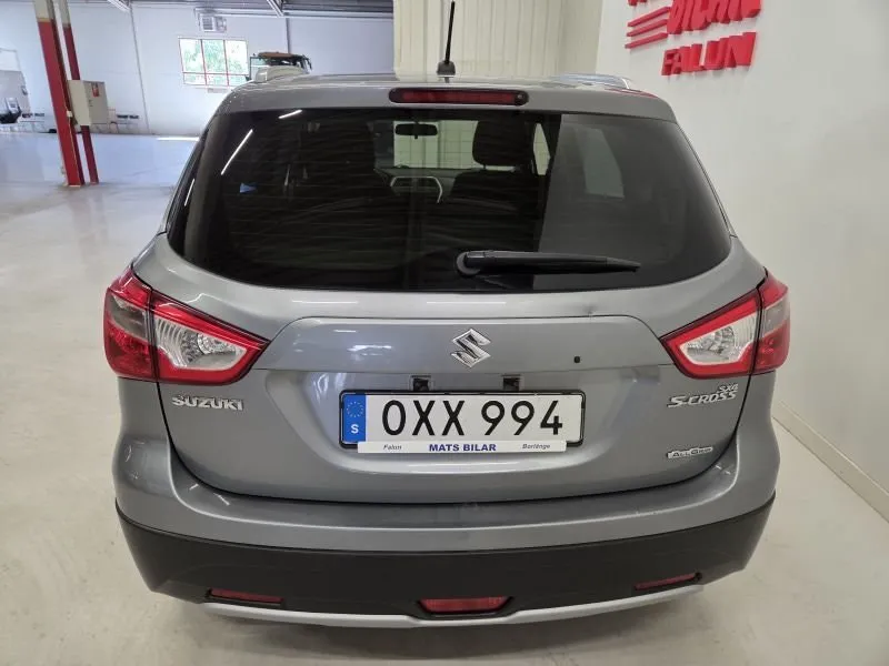 Vehicle image 6