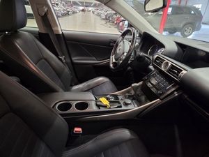 Lexus IS bild 4