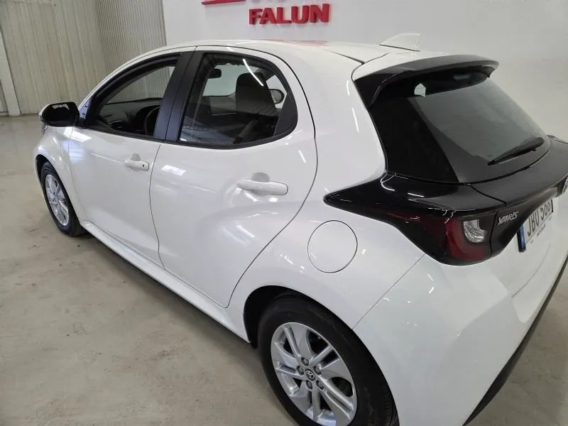 Vehicle image 8