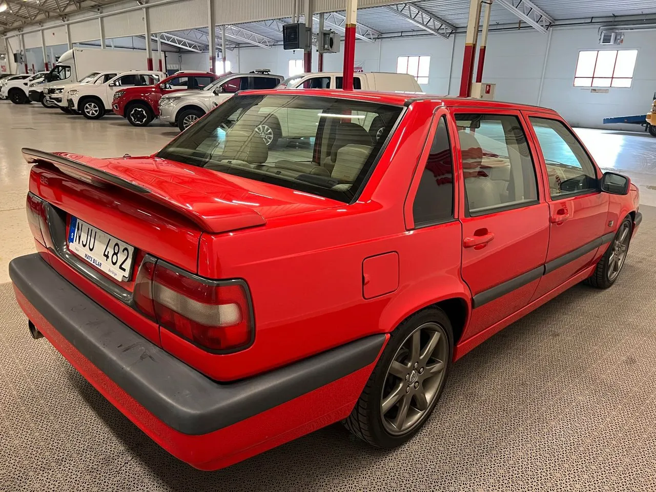 Vehicle image 8