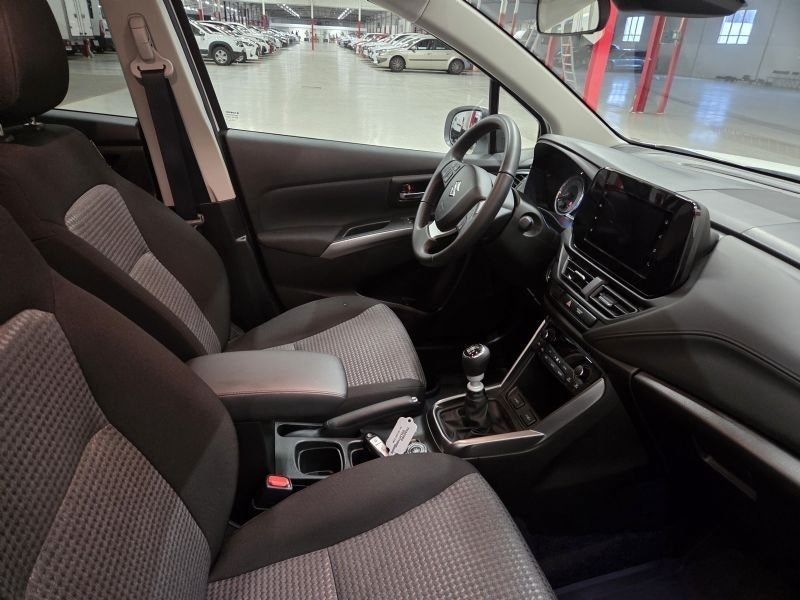 Suzuki S-CROSS bild 4