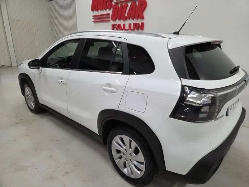 Vehicle image 8