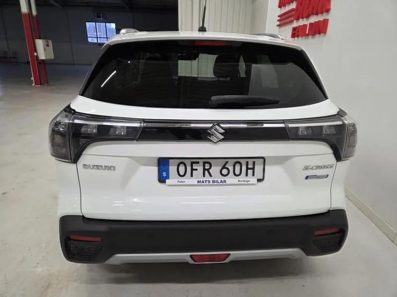 Vehicle image 6