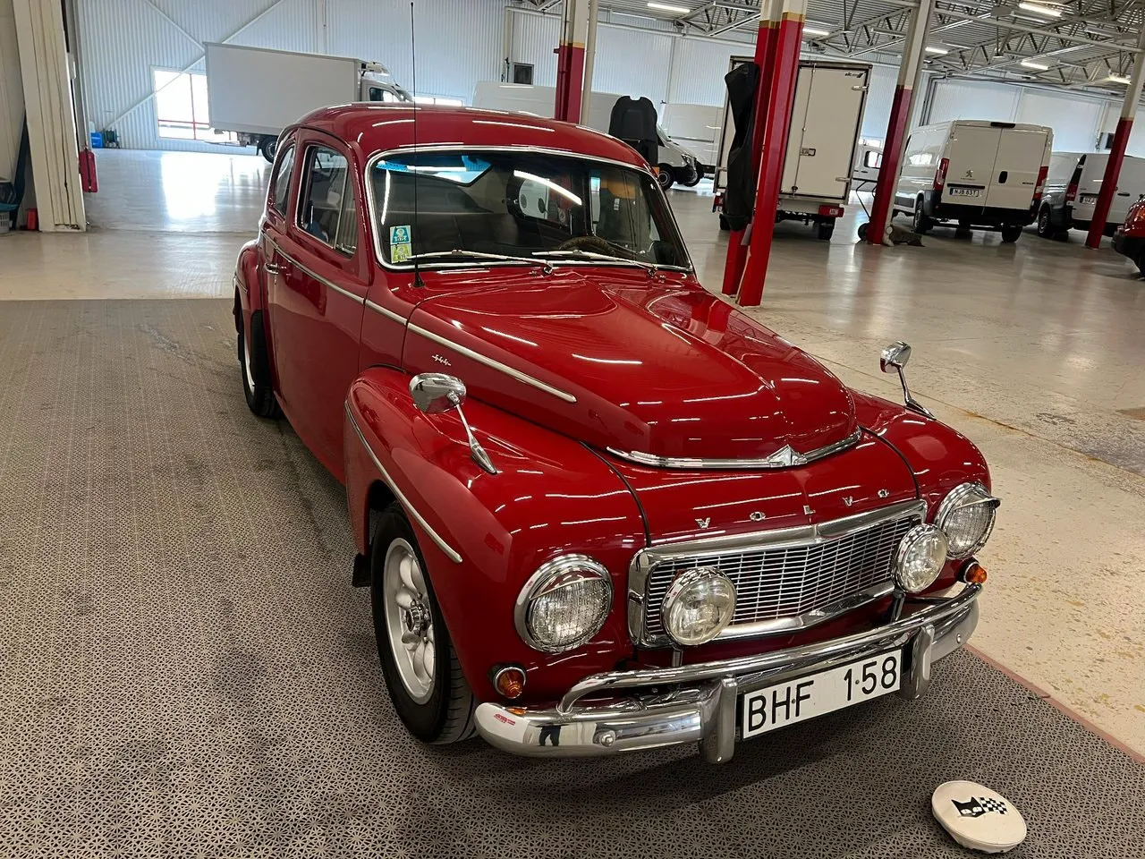 Vehicle image 8