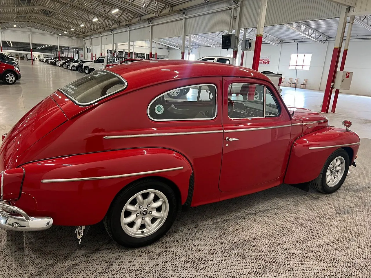 Vehicle image 6