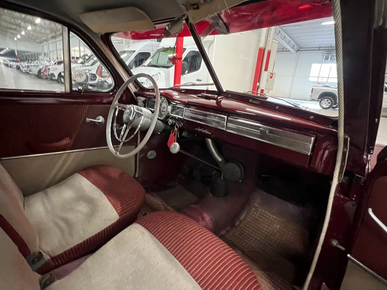 Vehicle image 18