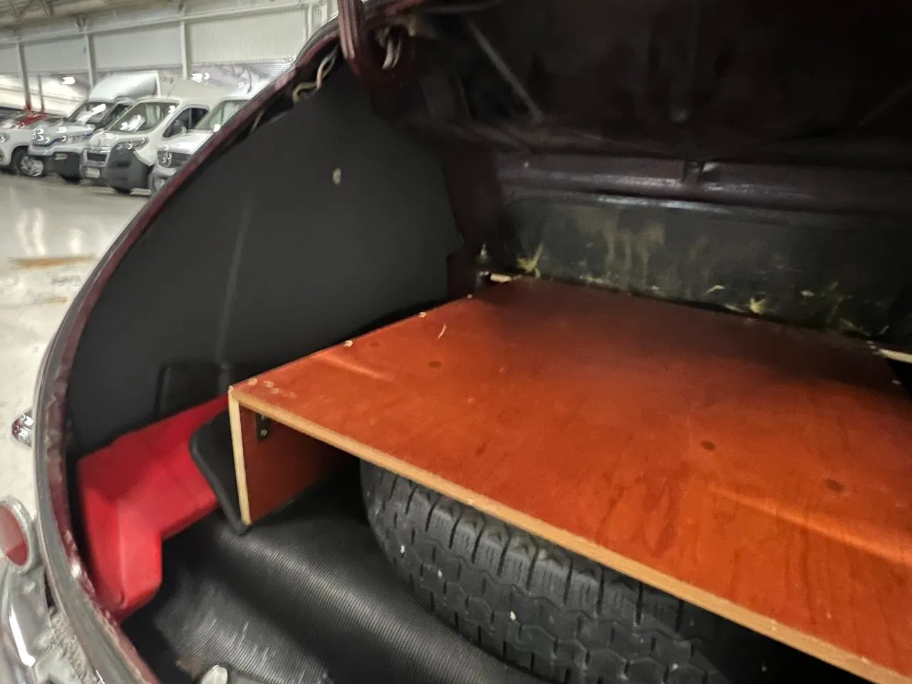 Vehicle image 33