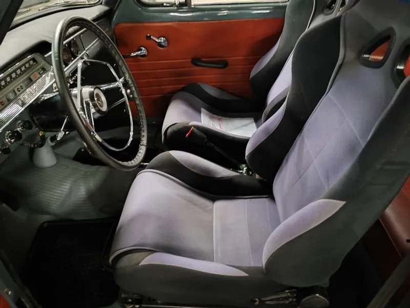 Vehicle image 6